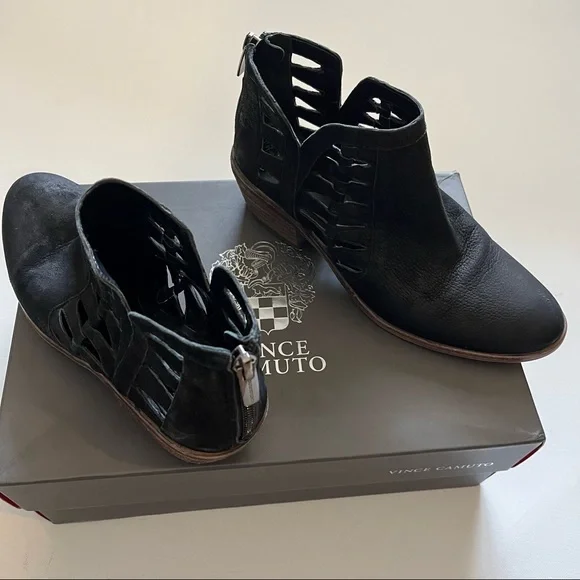 Vince Camuto Peera Black Leather Cut Out Ankle Bootie size 6.5 - Picture 10 of 13